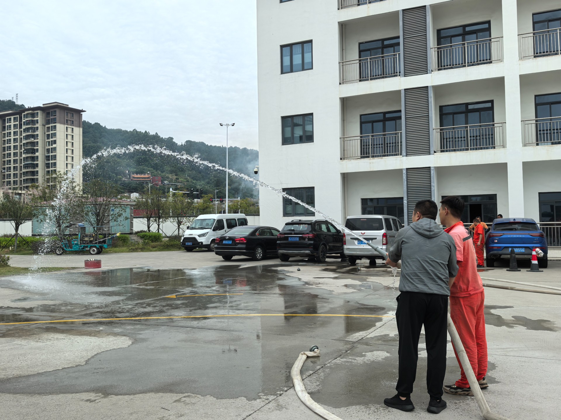 寧德陸港開展“119消防安全日”應(yīng)急演練活動(dòng)，周明組拍攝3.jpg
